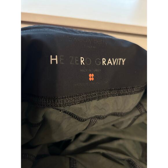 Sweaty Betty London The Zero Gravity Yoga Pants, Leggings, Olive Camo, Large - Picture 9 of 9